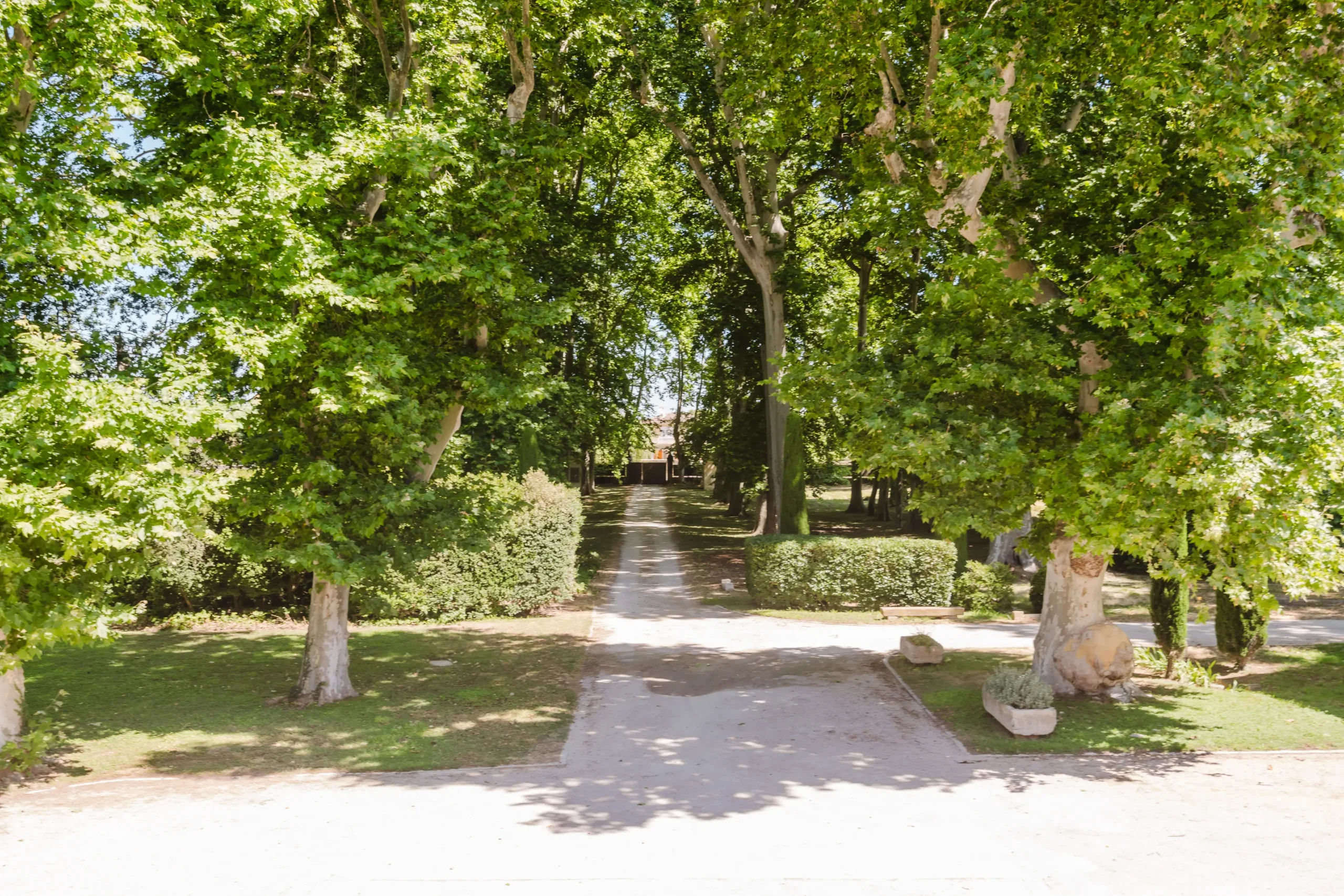 Chateau Saint Perret Exterior 10