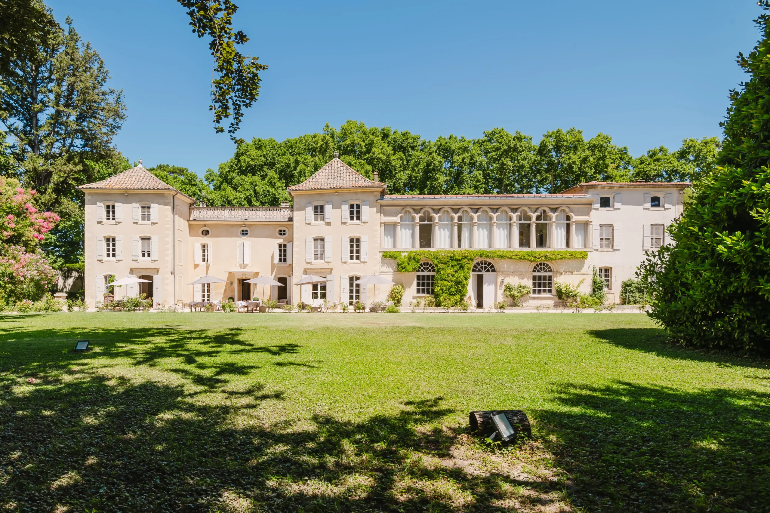 Chateau Saint Perret Exterior 11