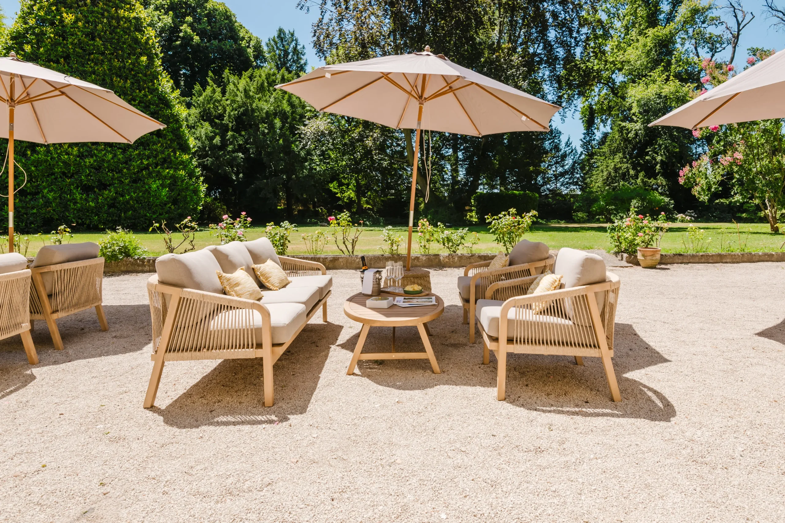Chateau Saint Perret Exterior Garden 18