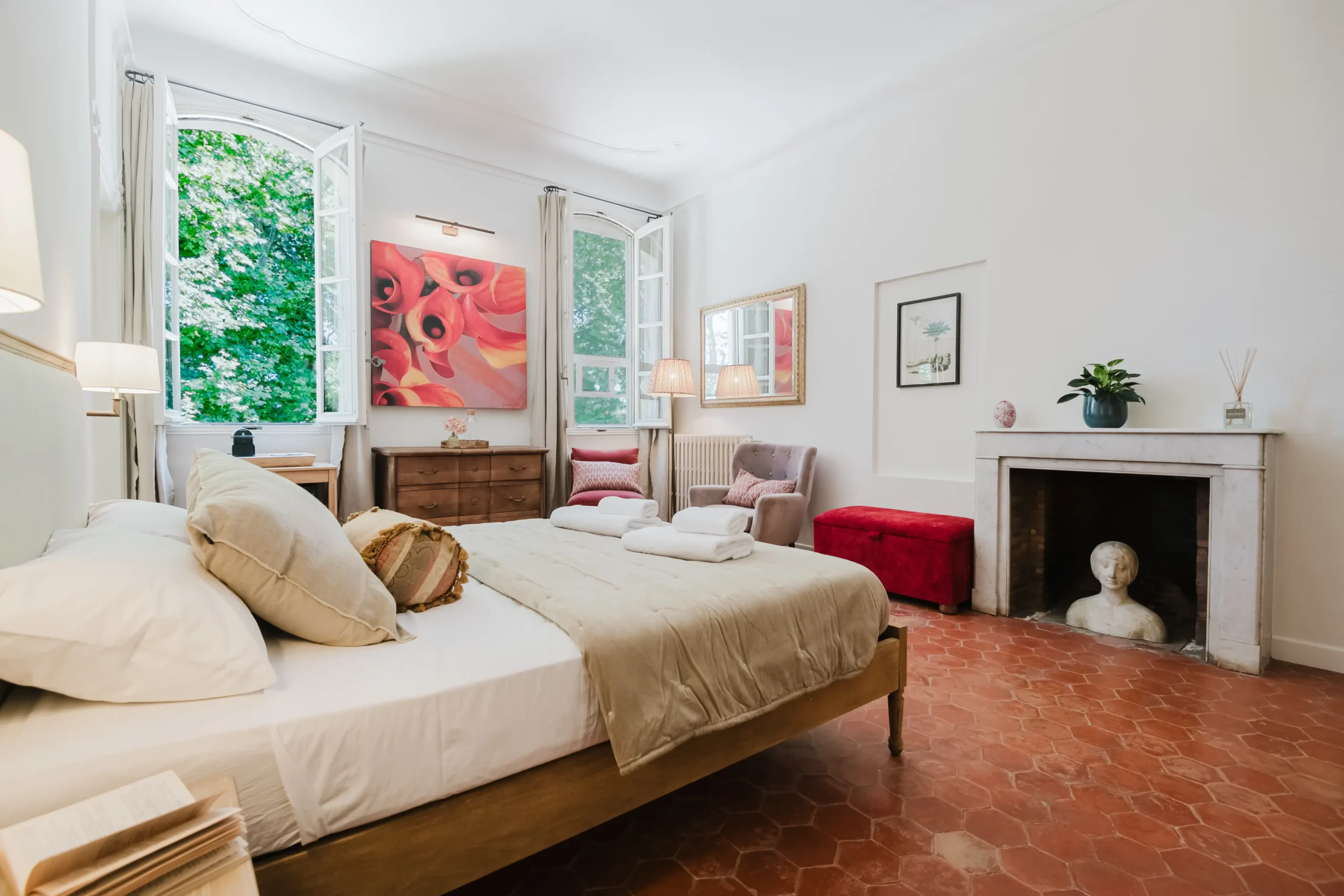 Chateau Saint Perret Lily 2