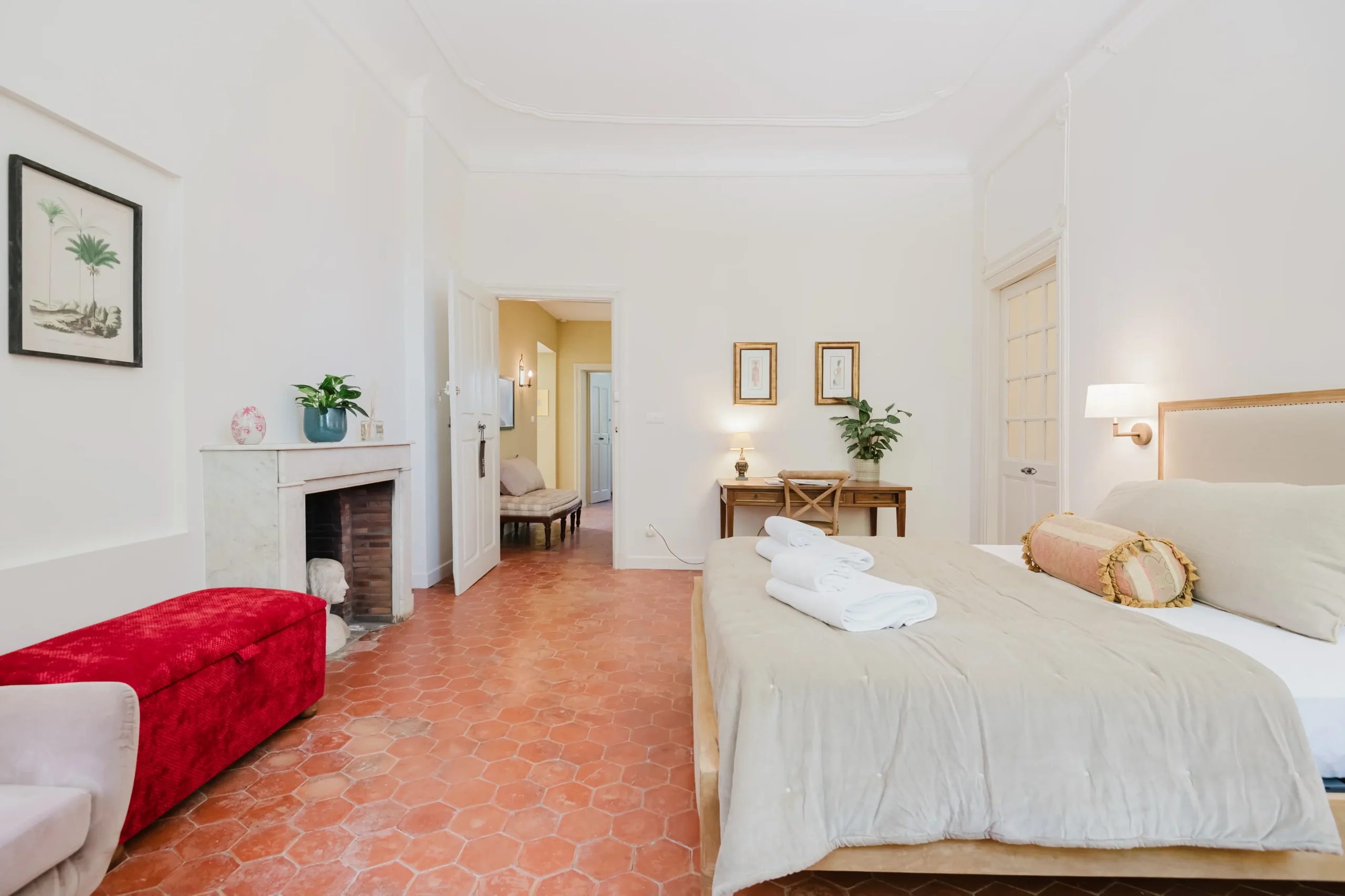 Chateau Saint Perret Lily 3