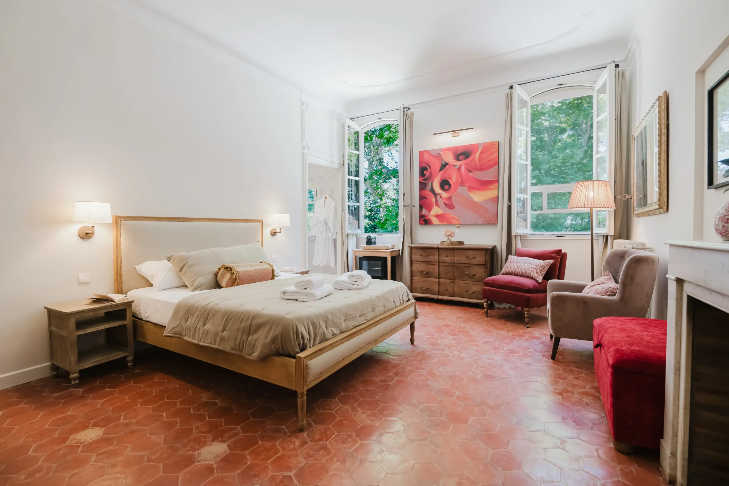 Chateau Saint Perret Lily